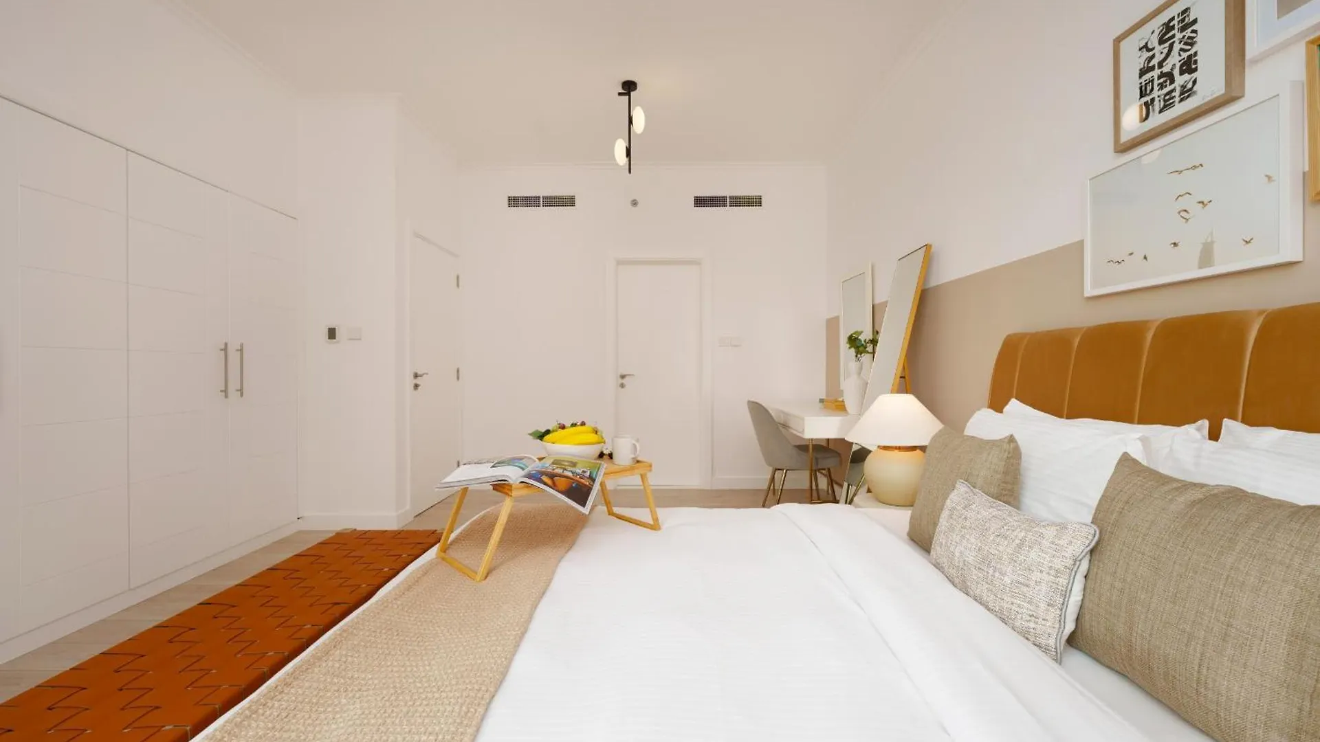 Burj Views East, Downtown Dubai - Mint Stay Apartment